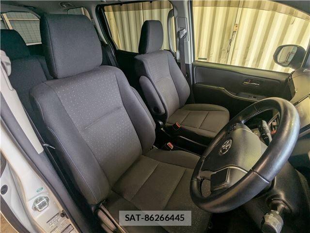 Toyota VOXY HYBRID 2015-09 8851074-10