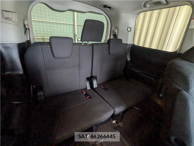 Toyota VOXY HYBRID 2015-09 8851074-12