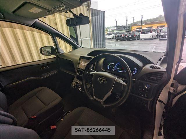 Toyota VOXY HYBRID 2015-09 8851074-2