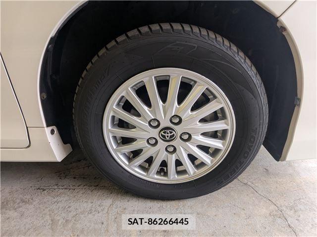 Toyota VOXY HYBRID 2015-09 8851074-29
