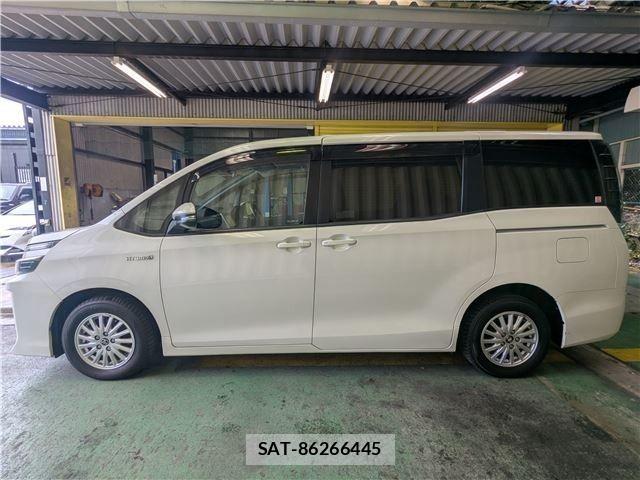 Toyota VOXY HYBRID 2015-09 8851074-6