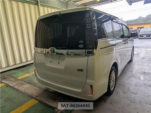 Toyota VOXY HYBRID 2015-09 8851074-8