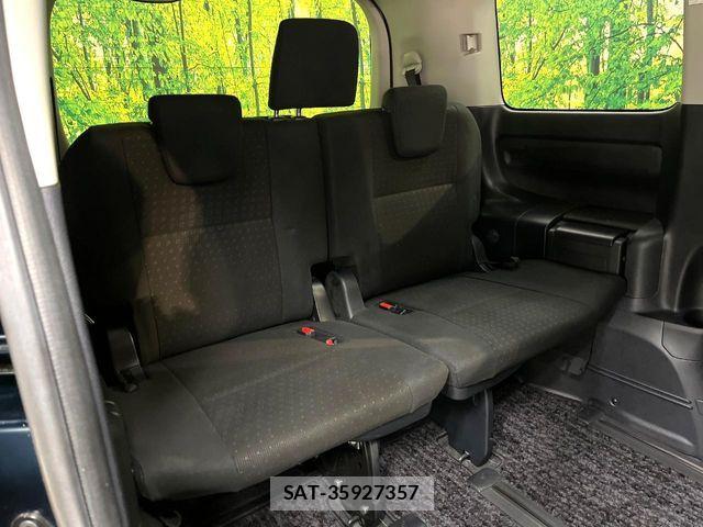 Toyota VOXY HYBRID 2016-02 8851069-9