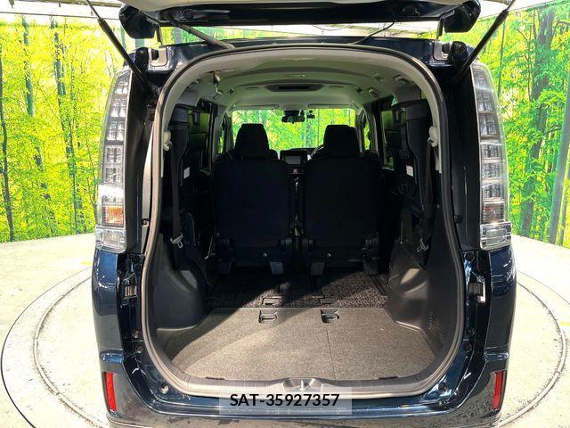 Toyota VOXY HYBRID 2016-02 8851069-10