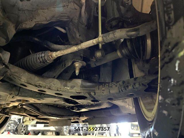 Toyota VOXY HYBRID 2016-02 8851069-19