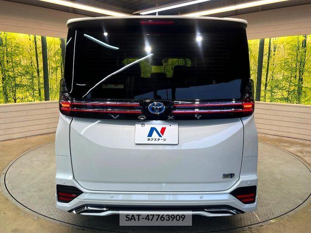Toyota VOXY HYBRID 2025-07 8851062-14
