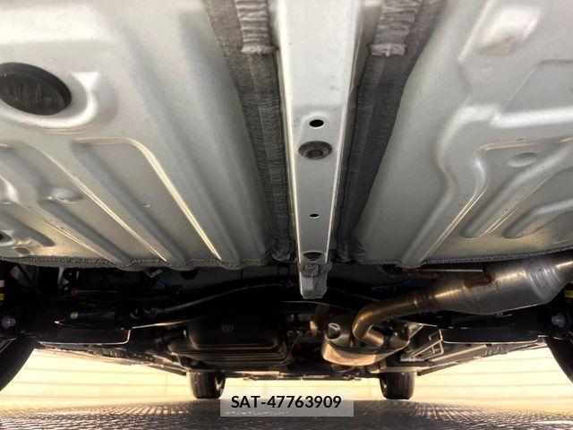 Toyota VOXY HYBRID 2025-07 8851062-18