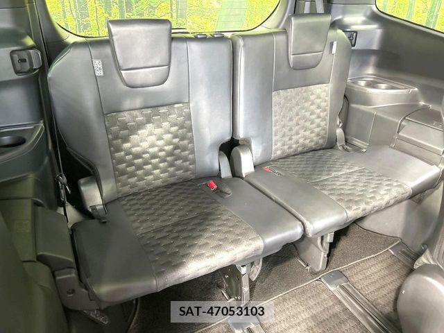 Toyota VOXY HYBRID 2023-02 8851065-10