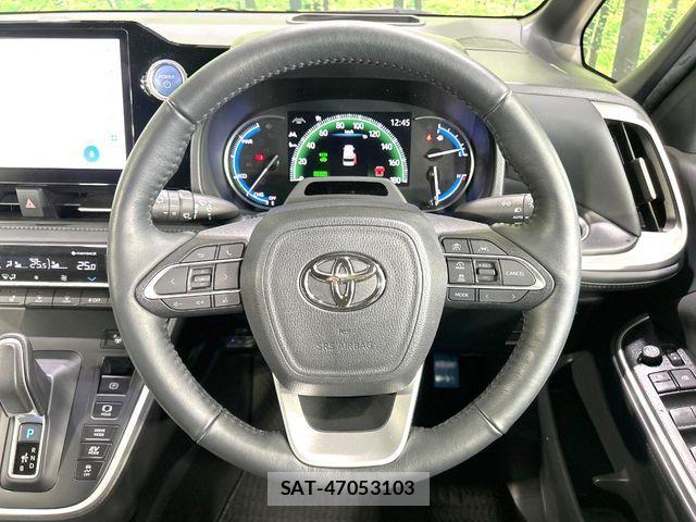 Toyota VOXY HYBRID 2023-02 8851065-12