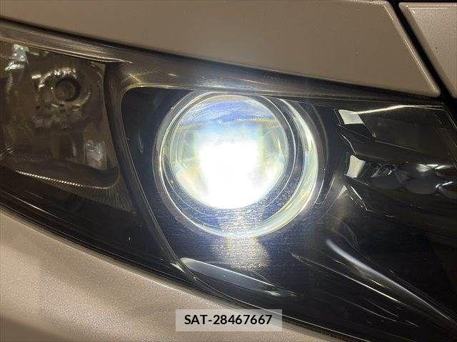 Toyota VOXY HYBRID 2015-07 8851070-12
