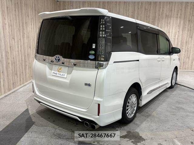 Toyota VOXY HYBRID 2015-07 8851070-18