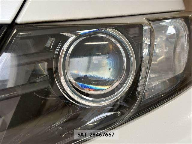 Toyota VOXY HYBRID 2015-07 8851070-23