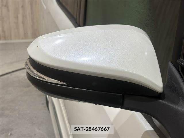 Toyota VOXY HYBRID 2015-07 8851070-26