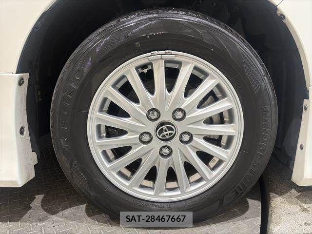 Toyota VOXY HYBRID 2015-07 8851070-28