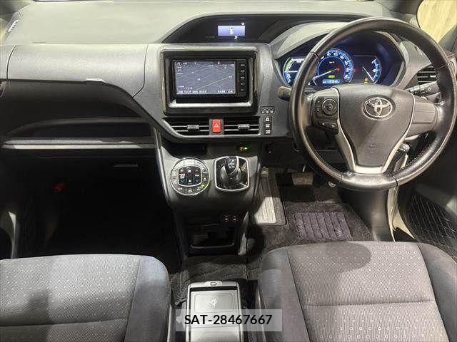 Toyota VOXY HYBRID 2015-07 8851070-2