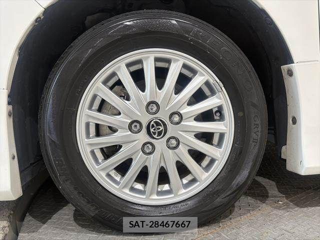 Toyota VOXY HYBRID 2015-07 8851070-29