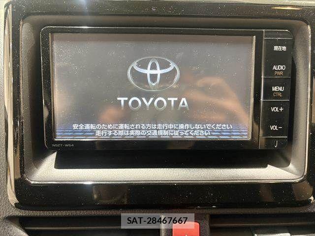 Toyota VOXY HYBRID 2015-07 8851070-3