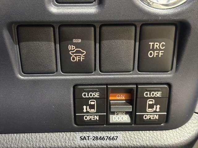 Toyota VOXY HYBRID 2015-07 8851070-6