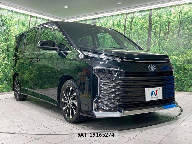 Toyota VOXY HYBRID 2024-08 8872386-16