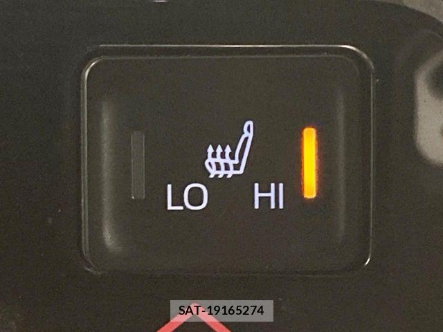 Toyota VOXY HYBRID 2024-08 8872386-6