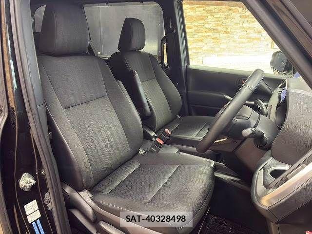 Toyota VOXY HYBRID 2022-03 8872387-9
