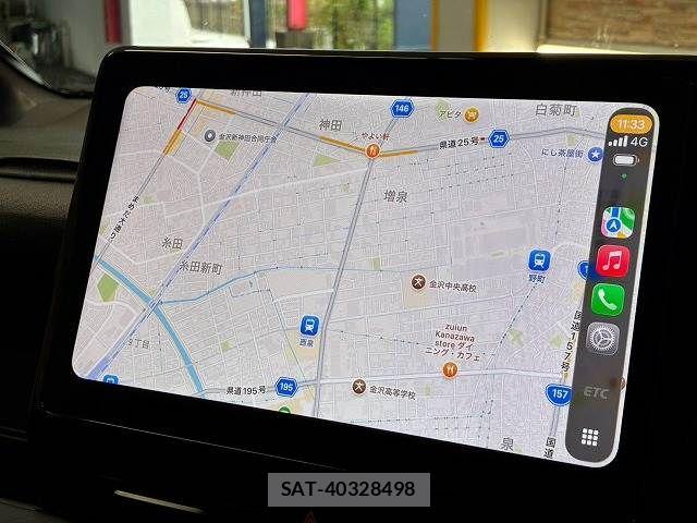 Toyota VOXY HYBRID 2022-03 8872387-2