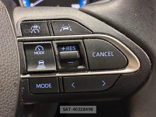 Toyota VOXY HYBRID 2022-03 8872387-4