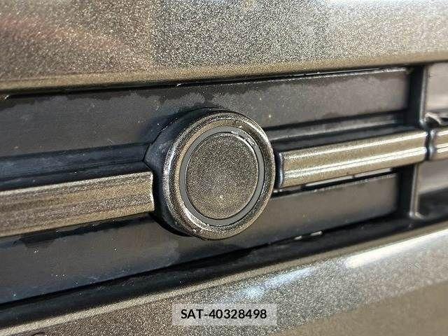 Toyota VOXY HYBRID 2022-03 8872387-5