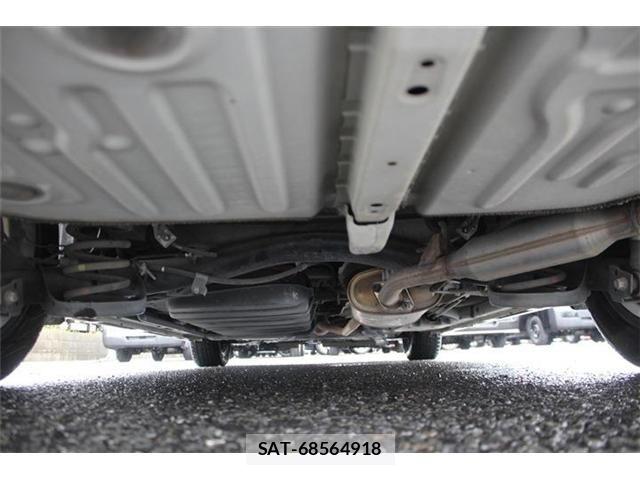 Toyota VOXY HYBRID 2017-09 8872393-15