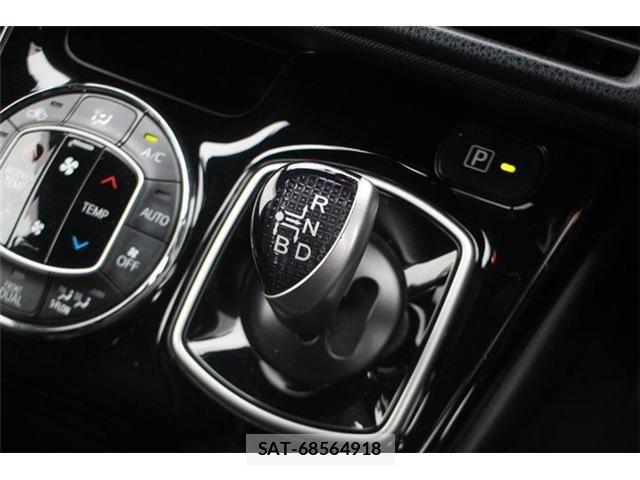 Toyota VOXY HYBRID 2017-09 8872393-22