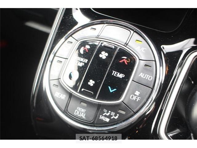 Toyota VOXY HYBRID 2017-09 8872393-24
