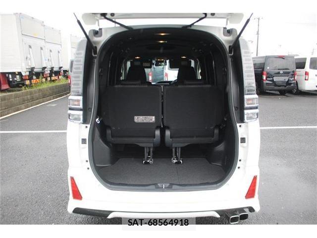 Toyota VOXY HYBRID 2017-09 8872393-26