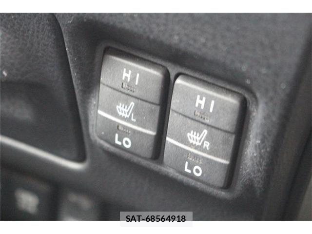 Toyota VOXY HYBRID 2017-09 8872393-4