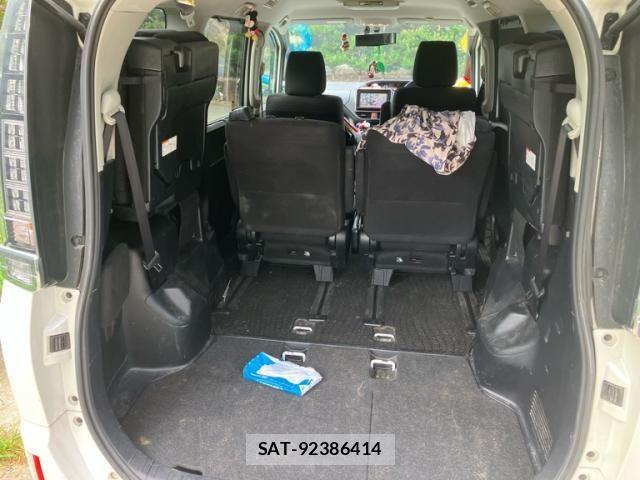 Toyota VOXY HYBRID 2014-09 8872395-11