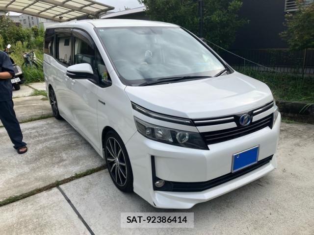 Toyota VOXY HYBRID 2014-09 8872395-1