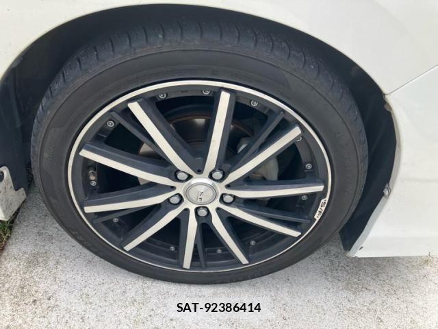 Toyota VOXY HYBRID 2014-09 8872395-2
