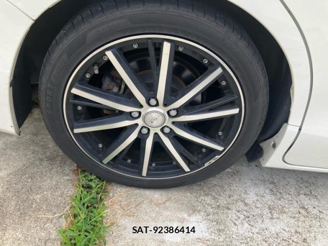 Toyota VOXY HYBRID 2014-09 8872395-3