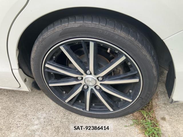 Toyota VOXY HYBRID 2014-09 8872395-4