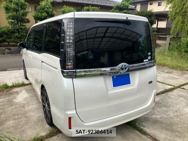 Toyota VOXY HYBRID 2014-09 8872395-7