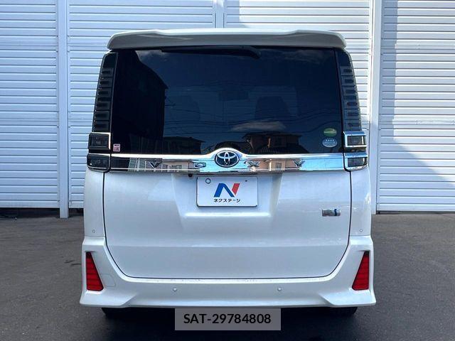 Toyota VOXY HYBRID 2019-04 8872390-12