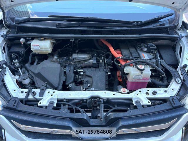 Toyota VOXY HYBRID 2019-04 8872390-17