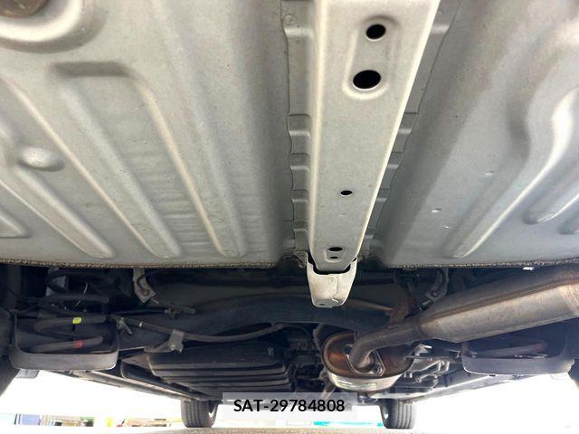 Toyota VOXY HYBRID 2019-04 8872390-18