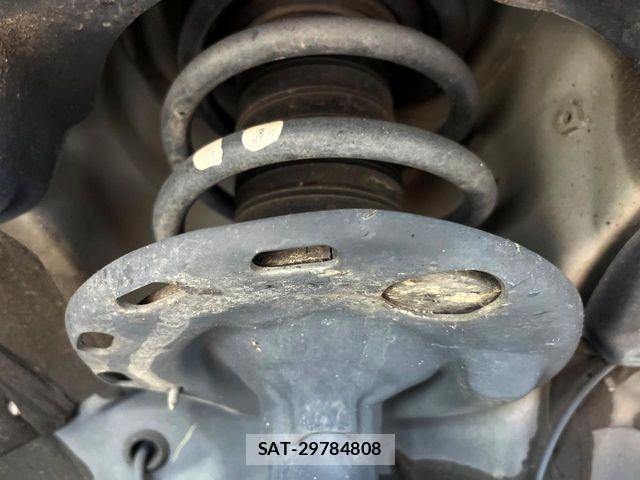 Toyota VOXY HYBRID 2019-04 8872390-19