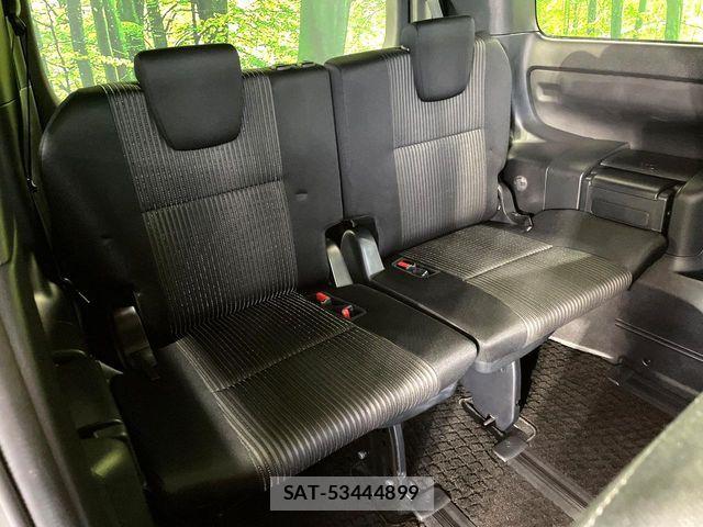 Toyota VOXY HYBRID 2017-09 8872388-9
