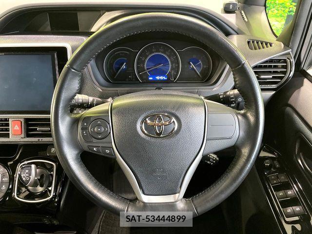 Toyota VOXY HYBRID 2017-09 8872388-11