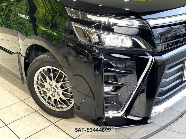 Toyota VOXY HYBRID 2017-09 8872388-12