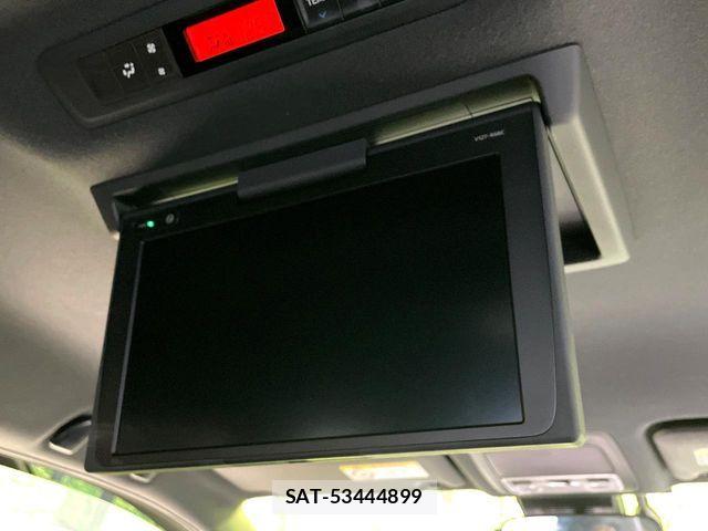 Toyota VOXY HYBRID 2017-09 8872388-2