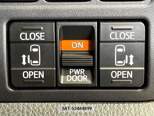 Toyota VOXY HYBRID 2017-09 8872388-5