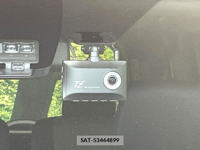 Toyota VOXY HYBRID 2017-09 8872388-6