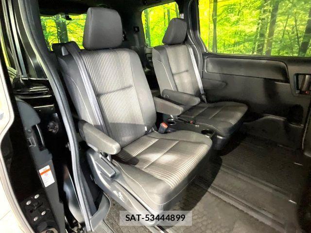 Toyota VOXY HYBRID 2017-09 8872388-8